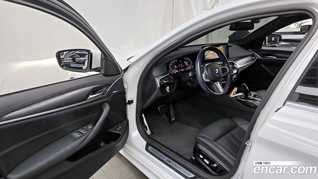 BMW 5-Series 520i M Sport, 2023