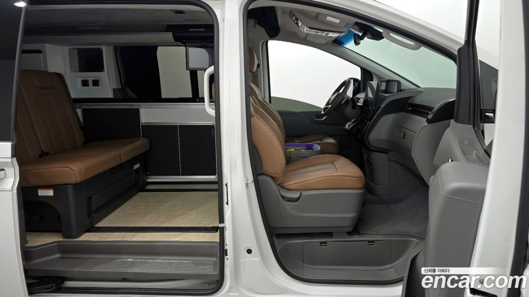Hyundai Staria 2WD Camping Car, 2024