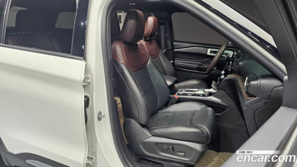 Ford Explorer 3.0 Platinum 4WD, 2022