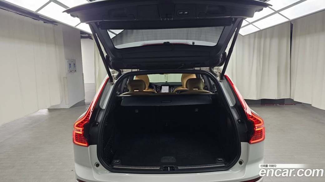 Volvo XC60 B5 Inscription, 2022