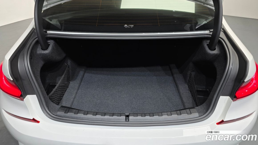 BMW 3-Series 320i M Sport, 2022