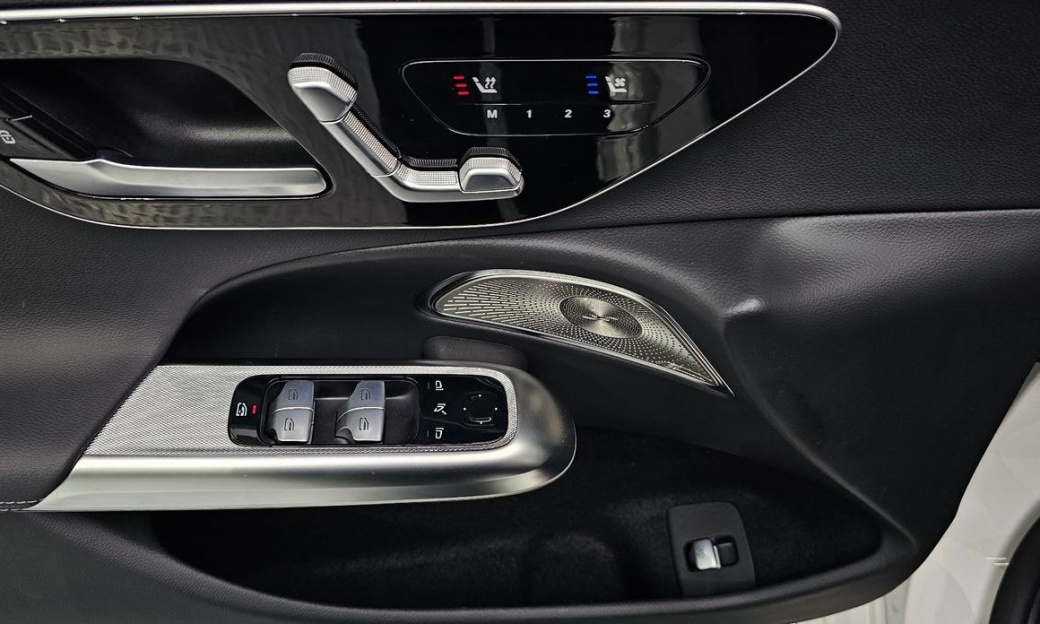 Mercedes-Benz E-Class E300 4MATIC Exclusive, 2024