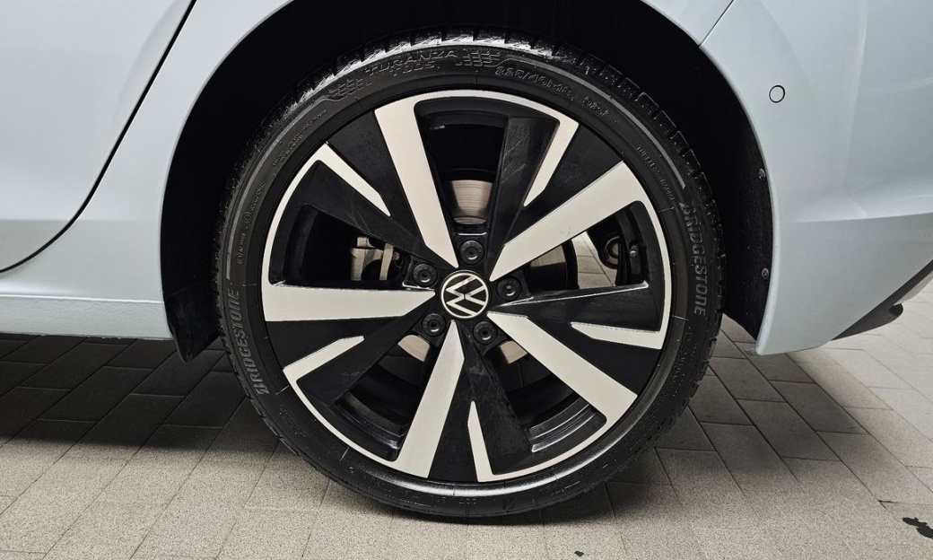 Volkswagen Golf 2.0 TDI Prestige, 2025