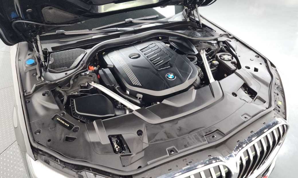 BMW 7-Series 740i Design Pure Excellence, 2022