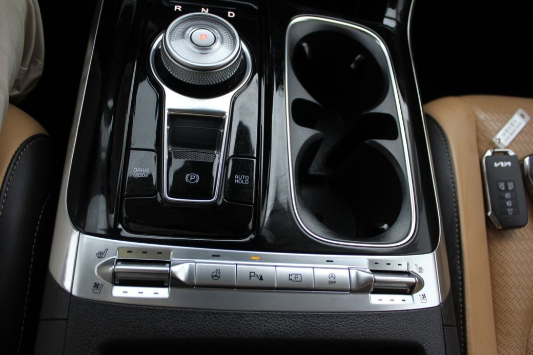 Kia Carnival 9-Seater Signature, 2023