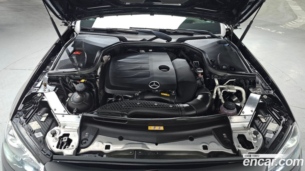 Mercedes-Benz E-Class E350 4MATIC AMG Line, 2022