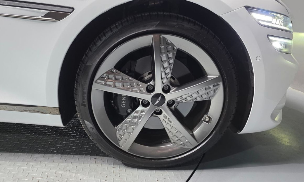 Genesis G80 Gasoline 2.5 Turbo 2WD, 2025