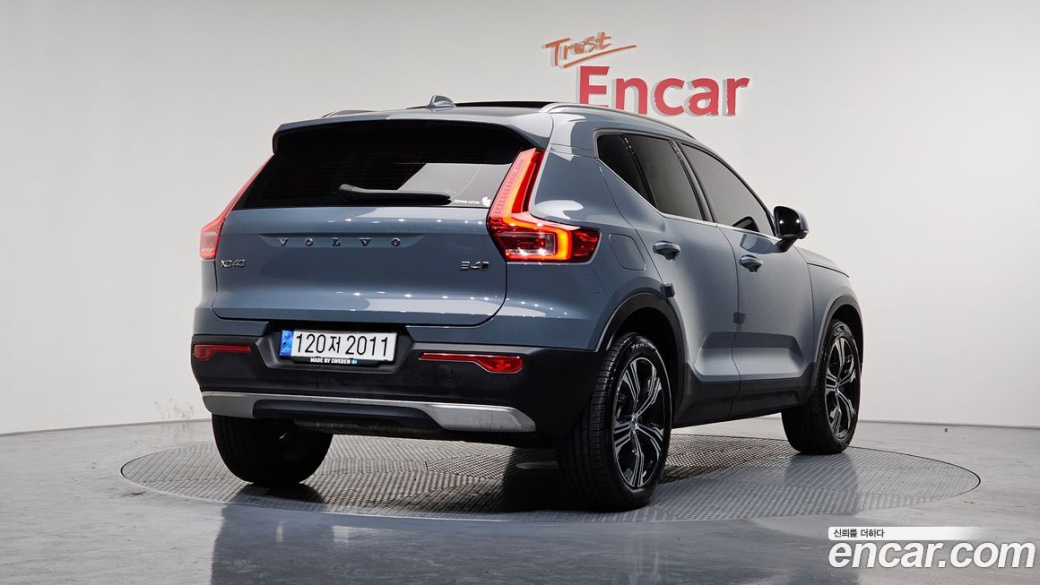 Volvo XC40 B4 Inscription, 2022