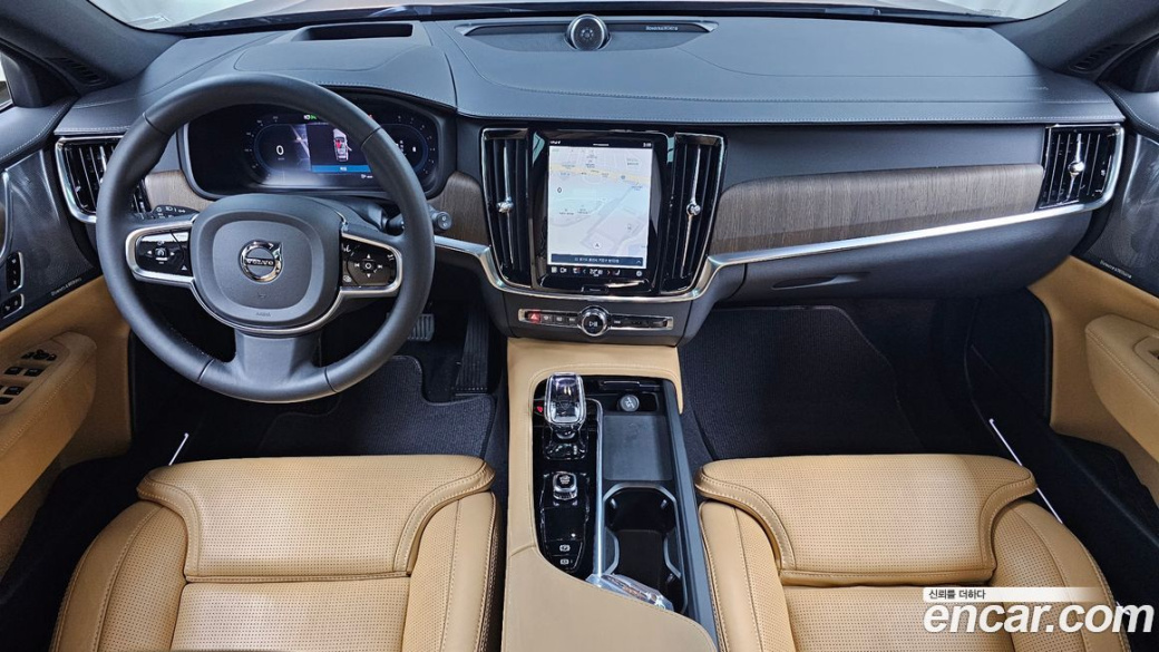 Volvo V90 B5 Ultimate AWD, 2024
