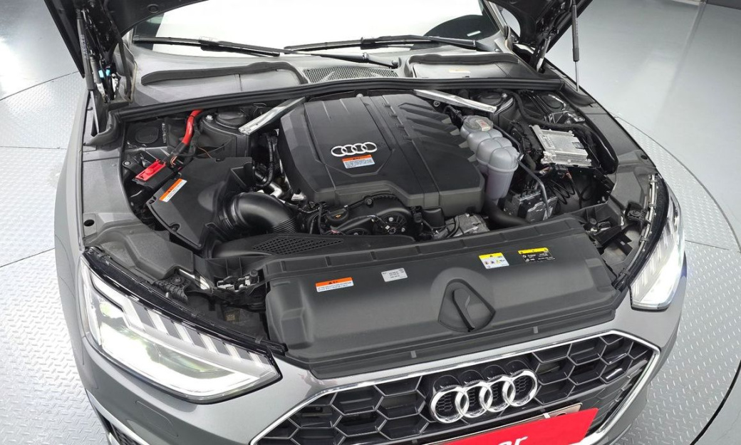 Audi A4 40 TFSI Premium, 2023