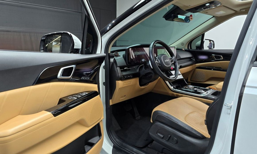 Kia Carnival 7-Seater Signature, 2022
