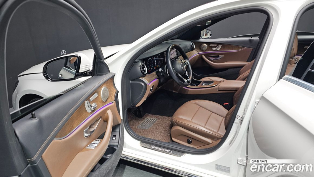 Mercedes-Benz E-Class E220d 4MATIC Exclusive, 2021