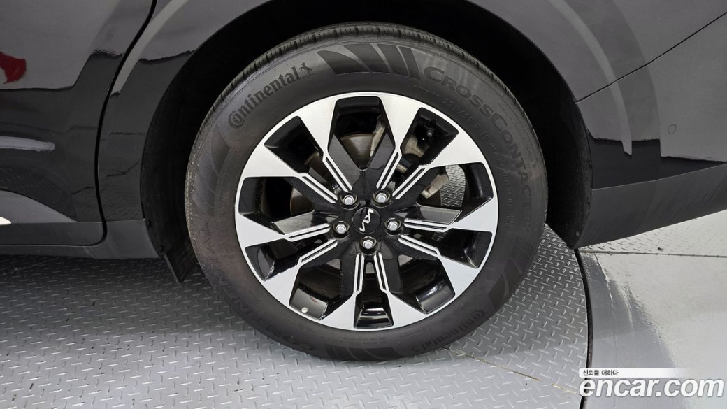 Kia Carnival 9-Seater Signature, 2023