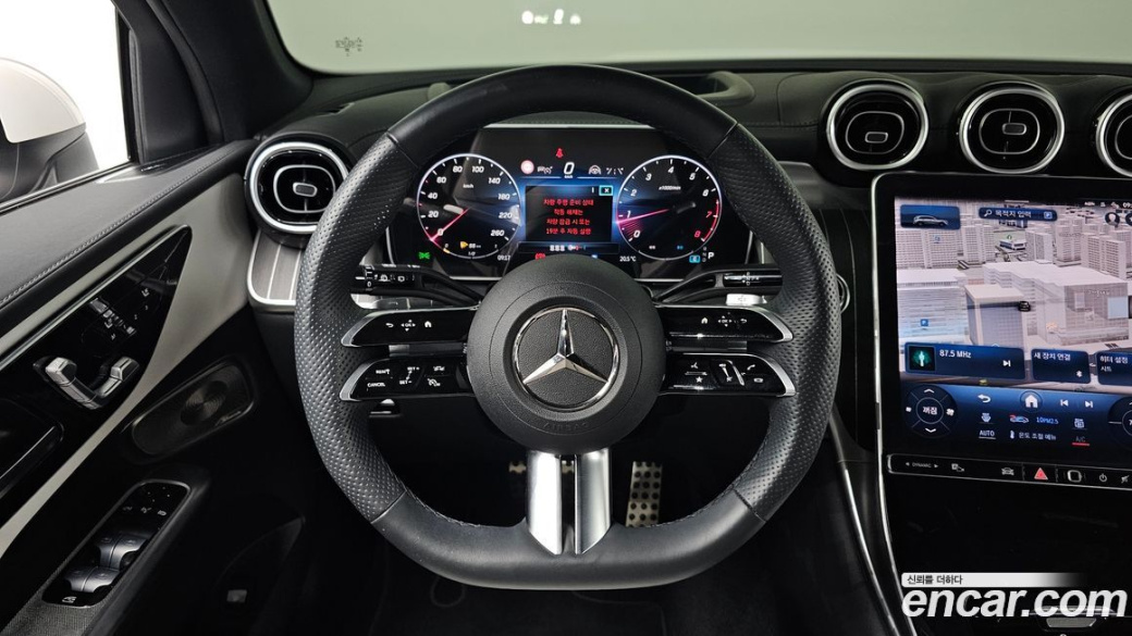 Mercedes-Benz GLC-Class GLC300 4MATIC AMG Line, 2024
