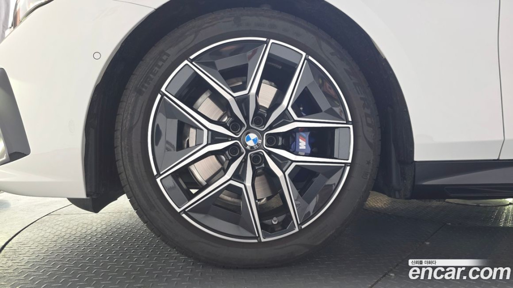 BMW 5-Series 520i M Sport, 2025
