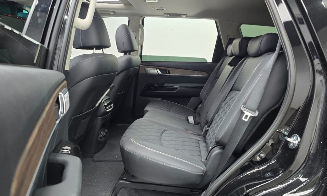Kia Mohave Diesel 3.0 4WD 7-Seater, 2024