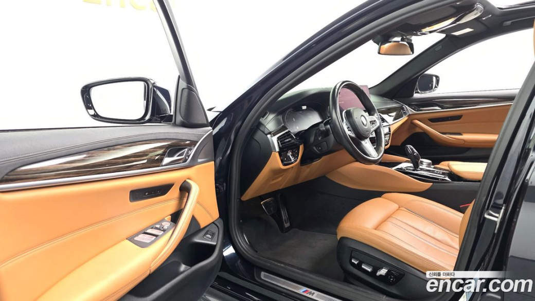 BMW 5-Series 520i M Sport, 2022
