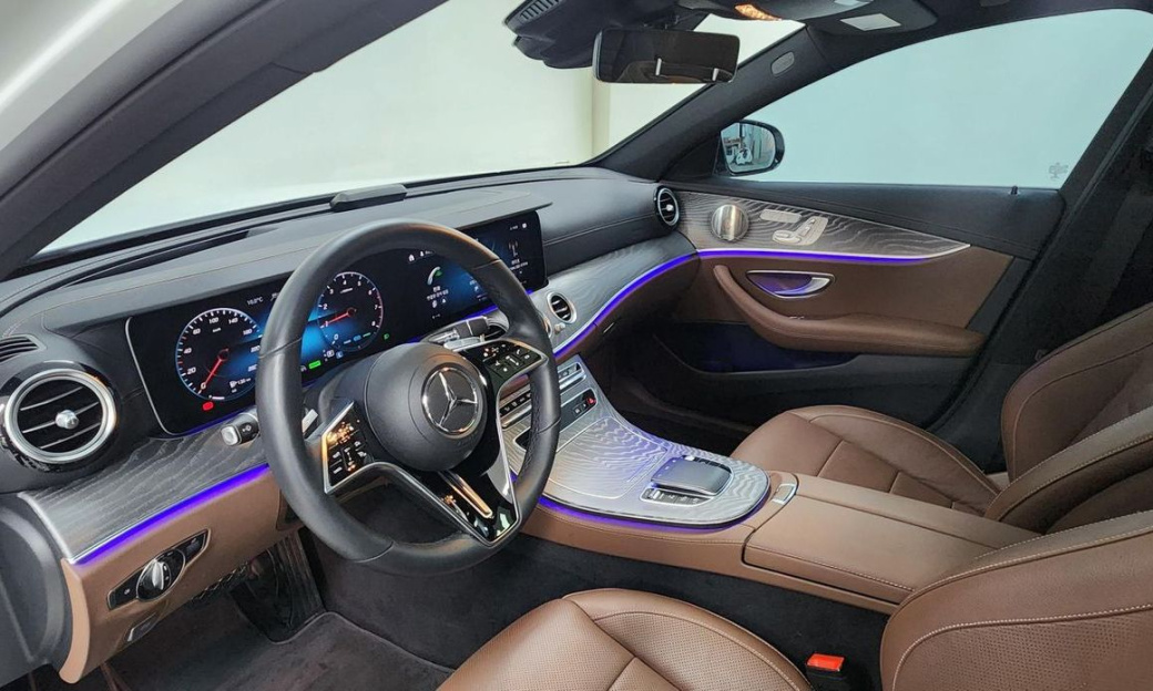 Mercedes-Benz E-Class E350 4MATIC Exclusive, 2023