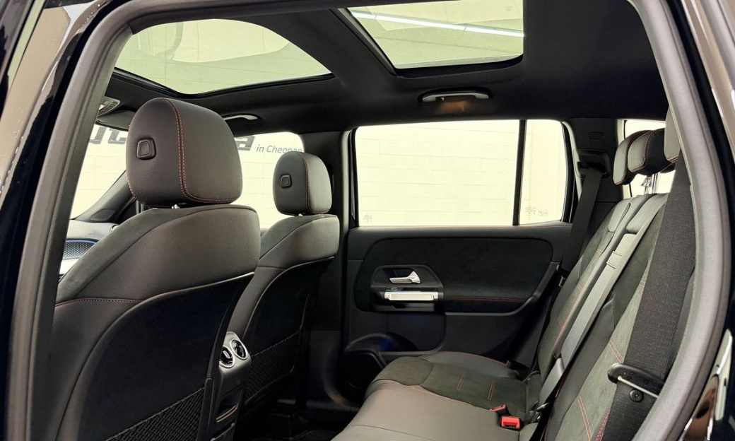 Mercedes-Benz GLB-Class GLB250 4MATIC, 2025