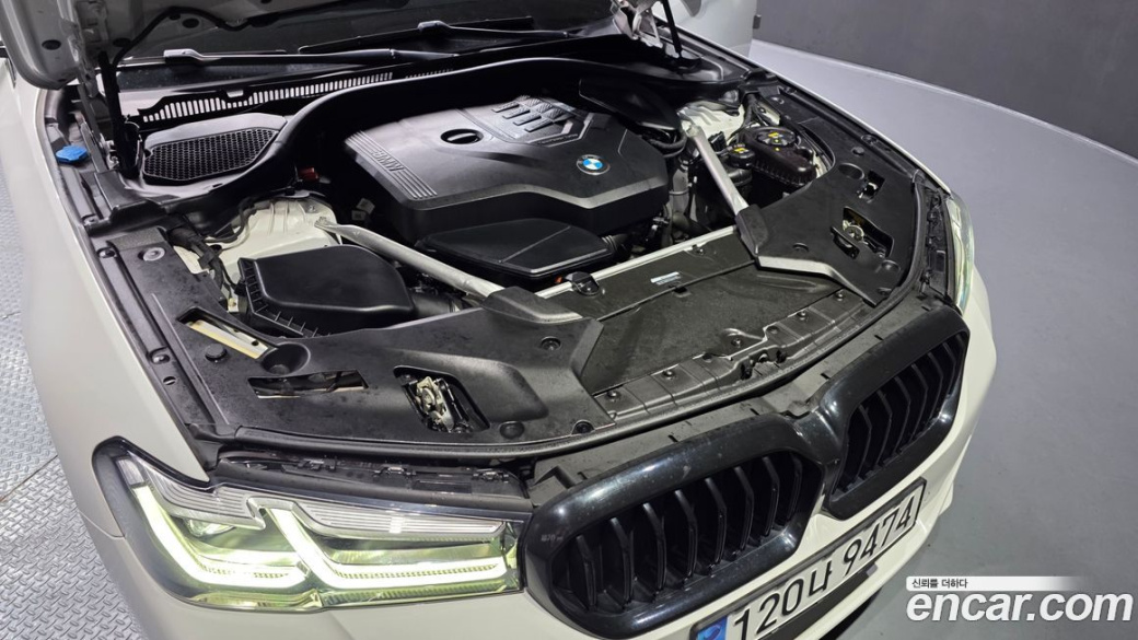 BMW 5-Series 530i M Sport Package, 2022