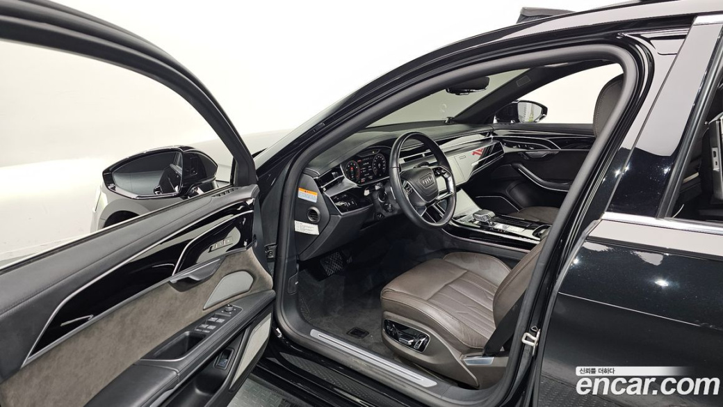 Audi A8 55 TFSI Quattro LWB, 2021