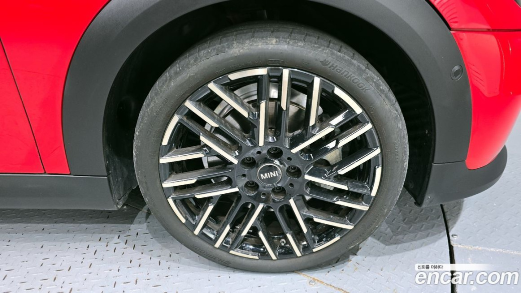 Mini Cooper Favoured, 2025