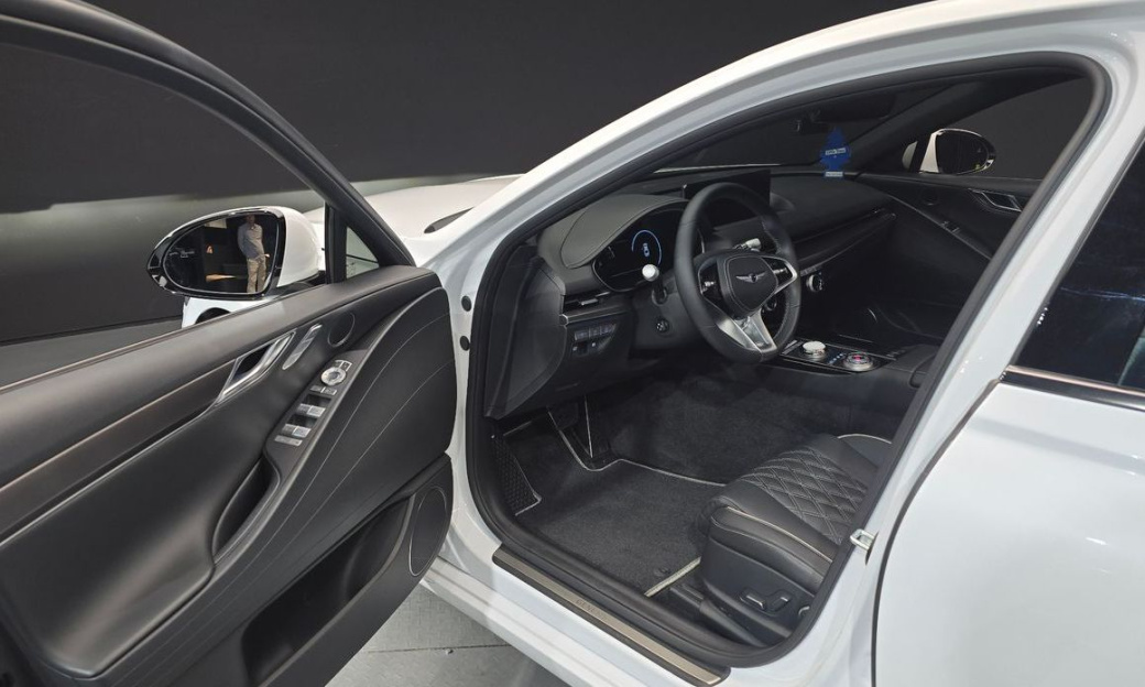 Genesis G80 Gasoline 2.5 Turbo AWD, 2024