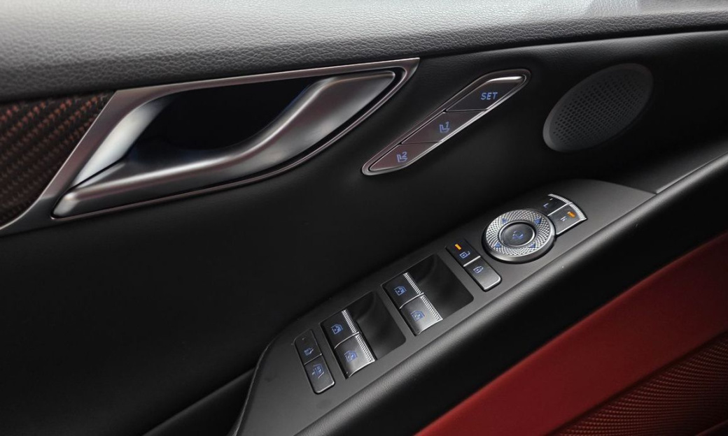 Genesis G80 Gasoline 2.5 Turbo AWD, 2025