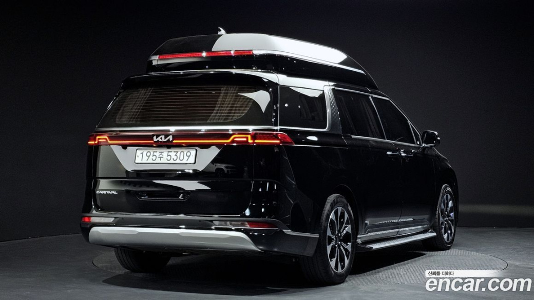 Kia Carnival 9-Seater Hi-Limousine, 2022