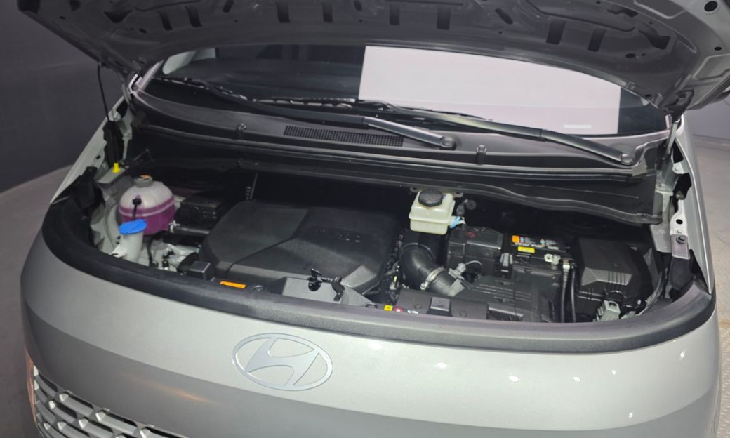 Hyundai Staria Tourer 9-Seater, 2025