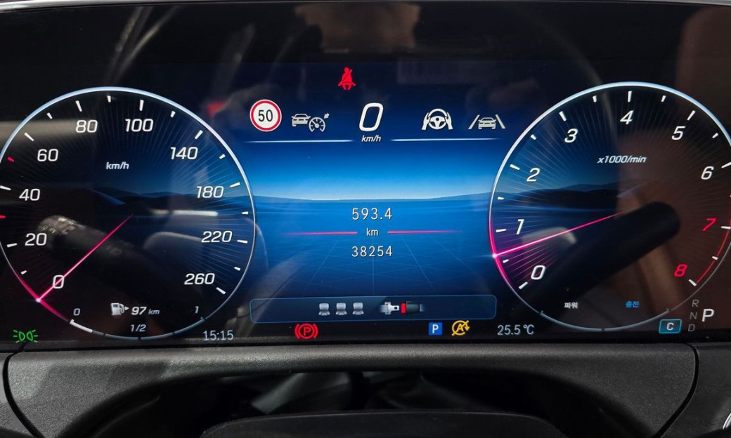 Mercedes-Benz E-Class E200 Avantgarde, 2024