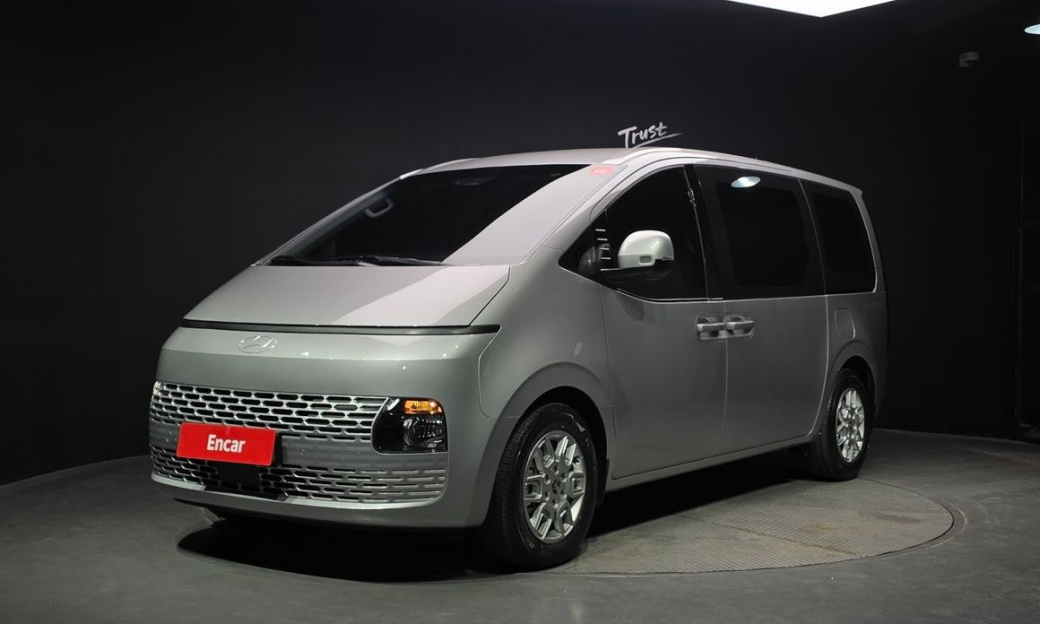 Hyundai Staria Tourer 9-Seater, 2025