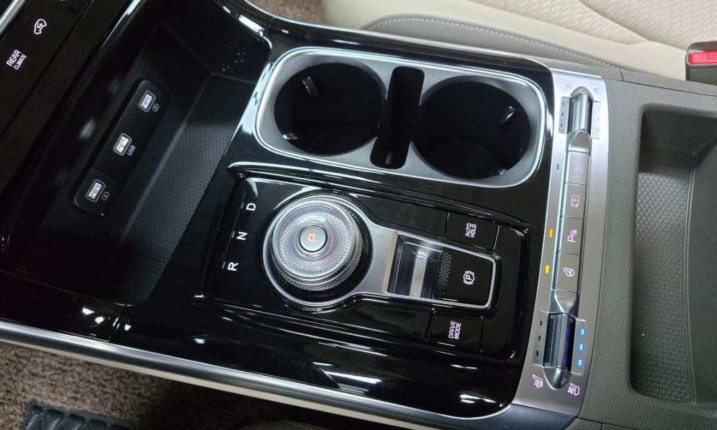Kia Carnival 7-Seater Signature, 2022