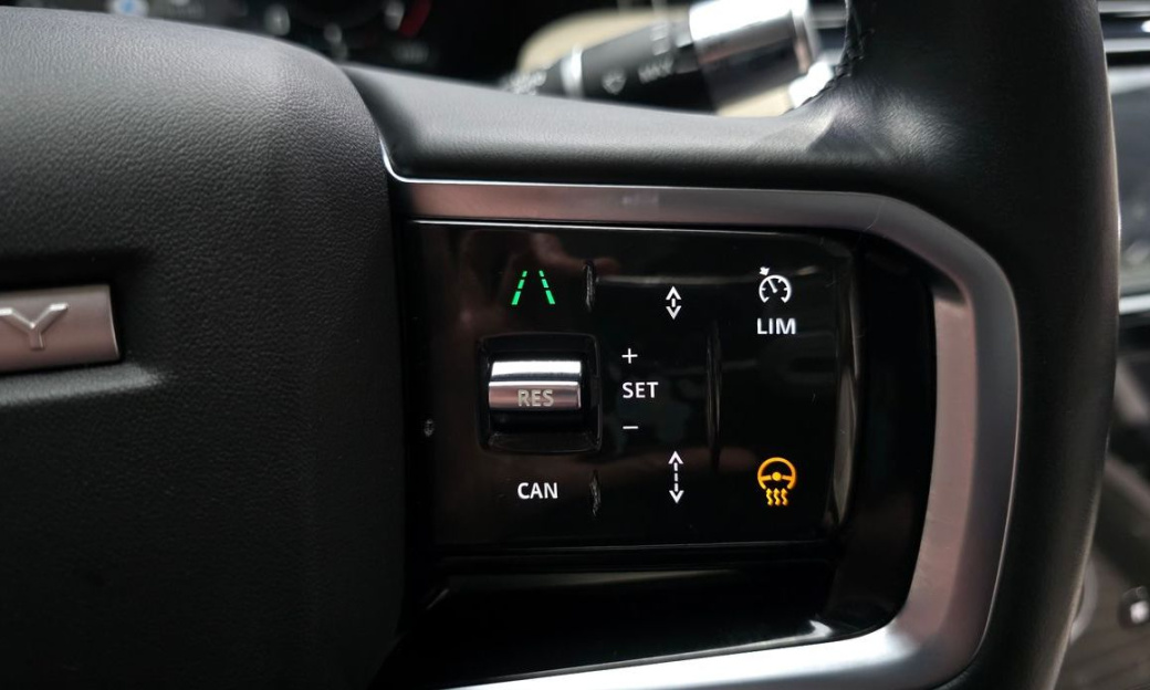 Land Rover Discovery Sport P250 SE, 2022