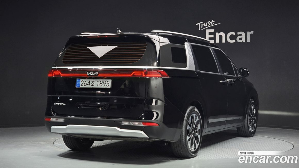 Kia Carnival 9-Seater Prestige, 2023