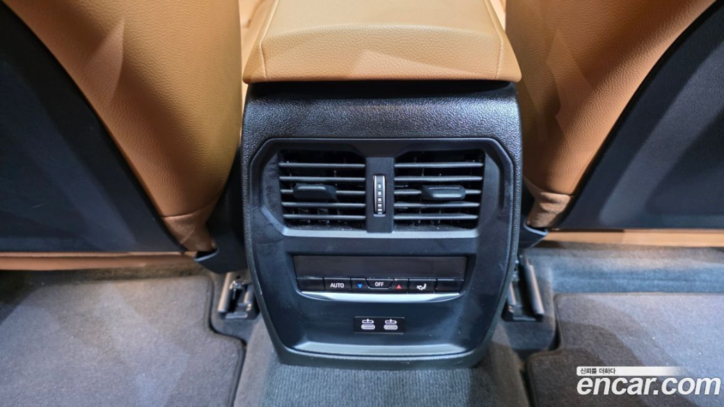 BMW 3-Series 320i, 2024