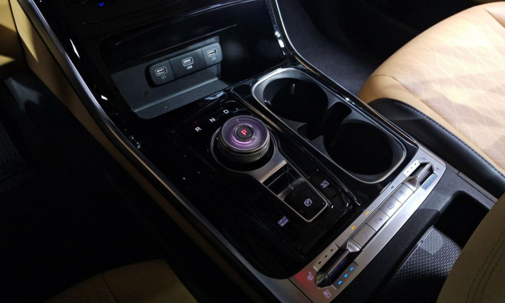 Kia Carnival 9-Seater Noblesse, 2023