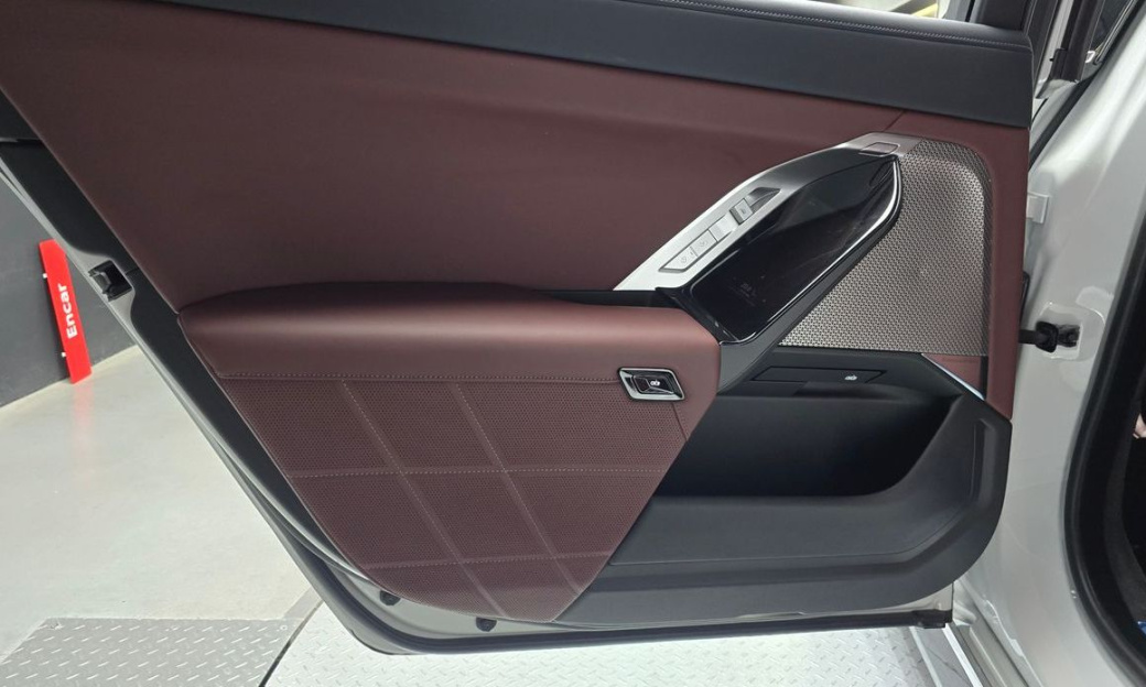 BMW 7-Series 740i xDrive M Sport, 2025