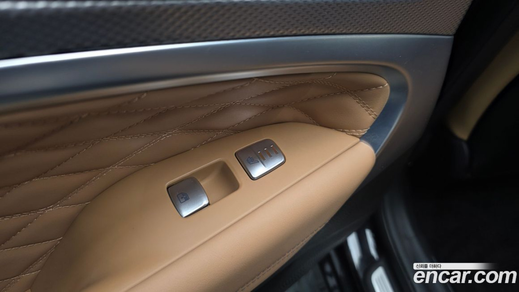 Genesis G70 Gasoline 2.0T 4WD, 2022
