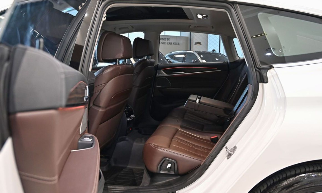 BMW Gran Turismo 630i xDrive Luxury, 2023