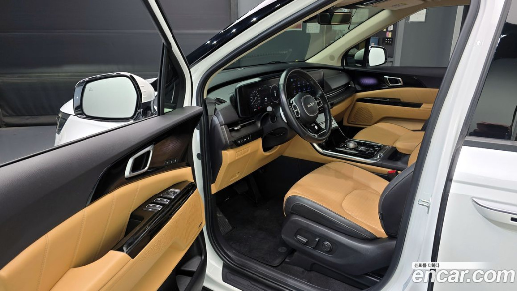 Kia Carnival 9-Seater Signature, 2023