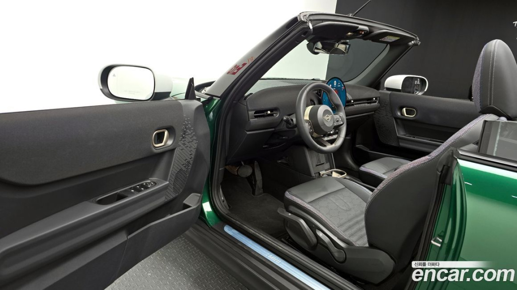 Mini Cooper Convertible Classic, 2025