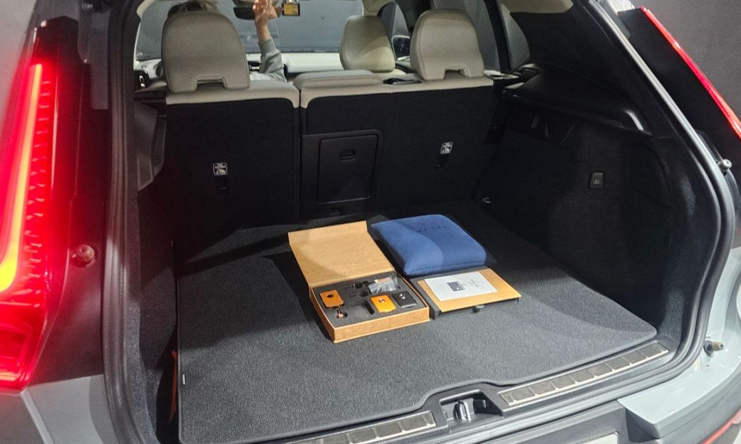 Volvo XC40 B4 Ultimate Bright, 2024