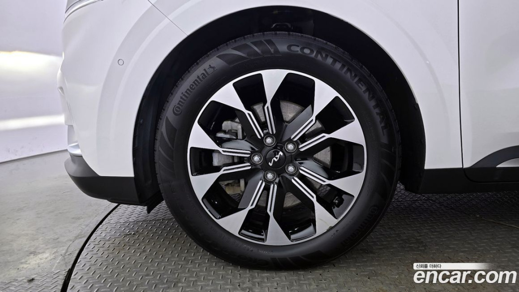 Kia Carnival 9-Seater Signature, 2023