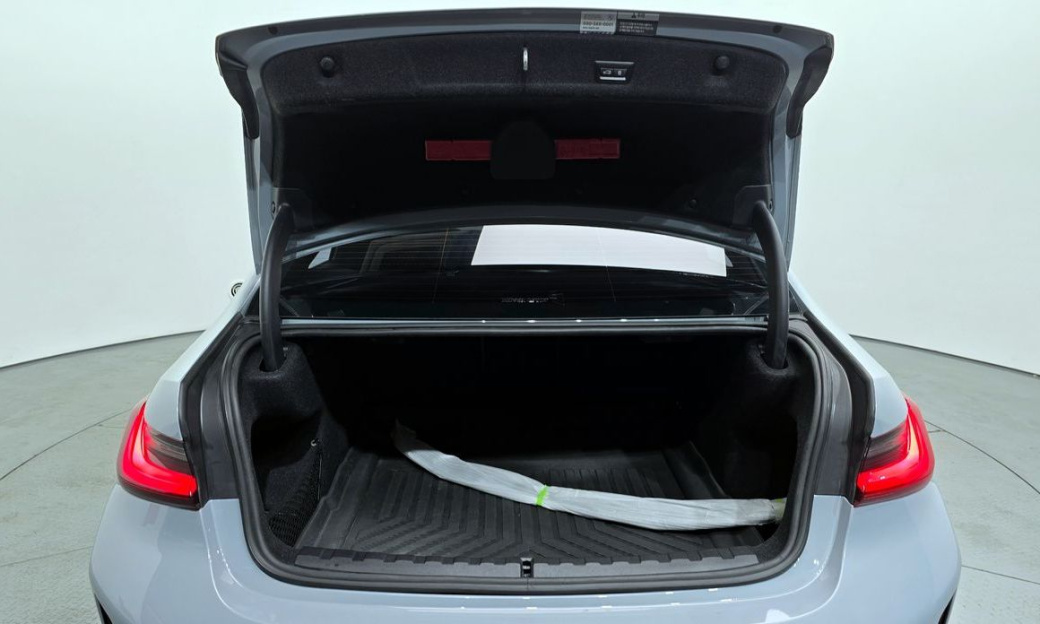 BMW 3-Series M340i Pro, 2024