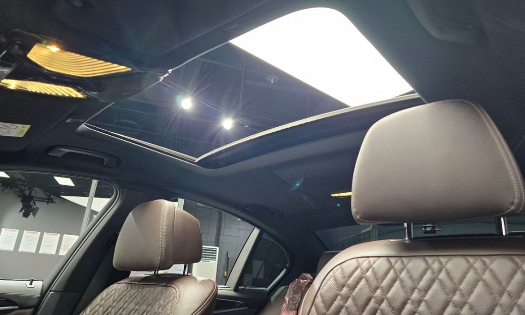 BMW 5-Series 530i M Sport Package, 2023