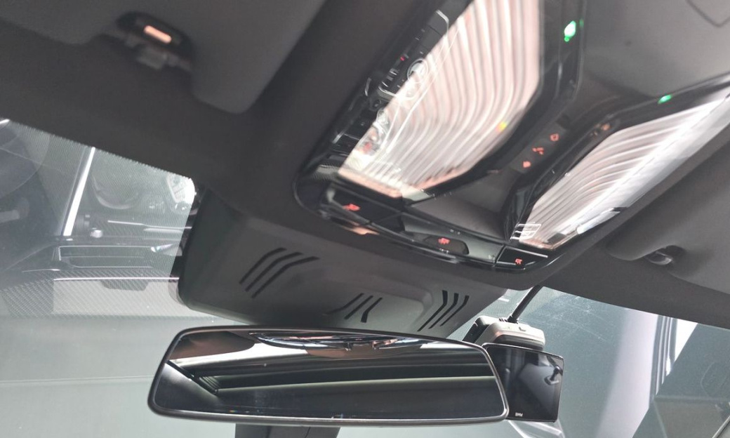 BMW 3-Series M340i Pro, 2025