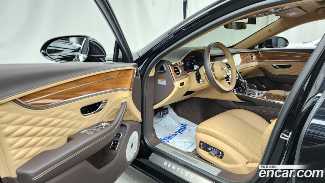 Bentley Flying Spur 4.0 Azure, 2023