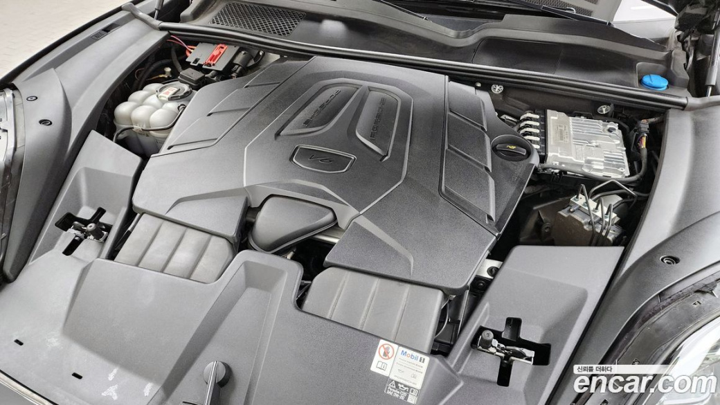 Porsche Cayenne 3.0, 2024