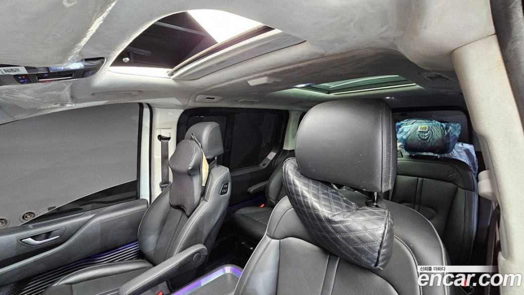 Hyundai Staria 4WD Lounge 9-Seater, 2024